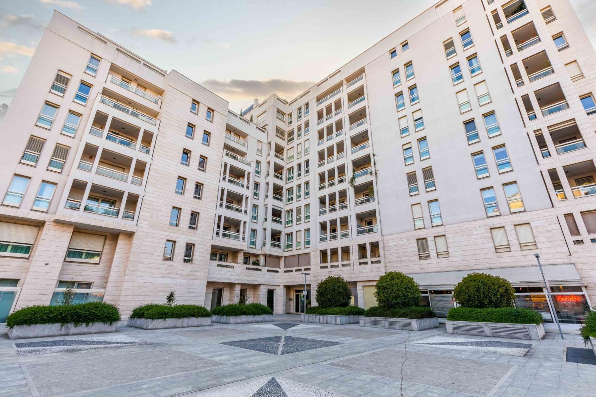 Luxury Apartment - Free Private - Parking Maestri Campionesi 16 Milan Exterior photo